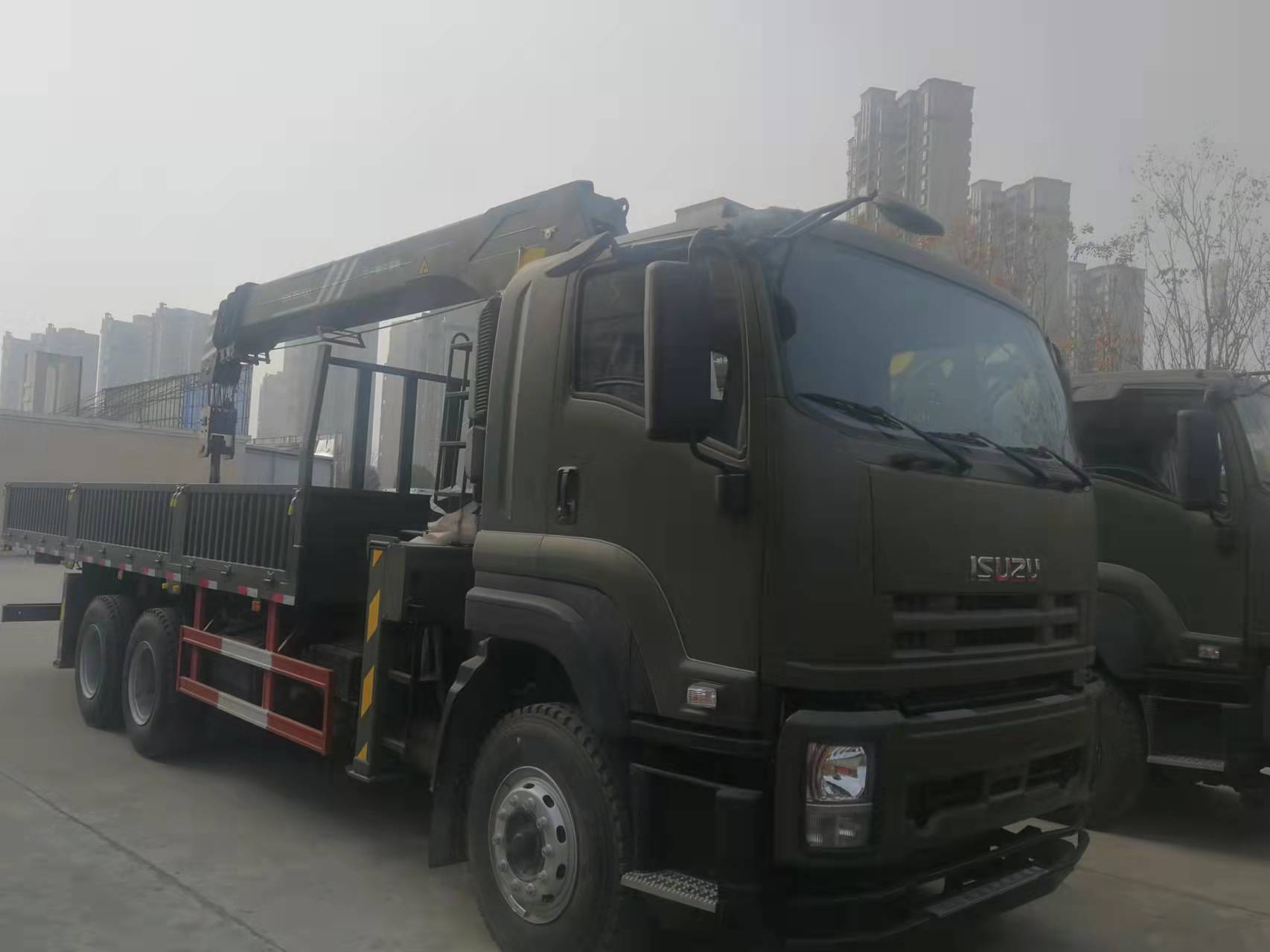 随车吊底盘哪个品牌好？